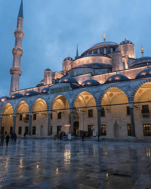 Sultanahmet Camii (Mavi Camii) — Avlu