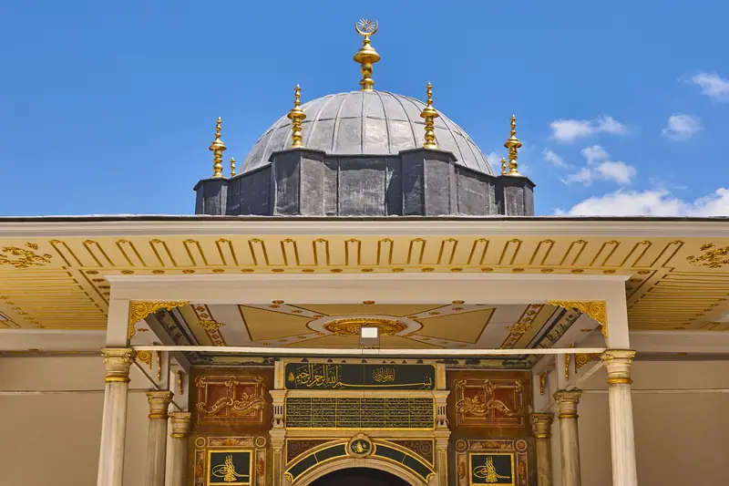 Topkapı Sarayı — Bâbüssaâde (Saadet Kapısı)