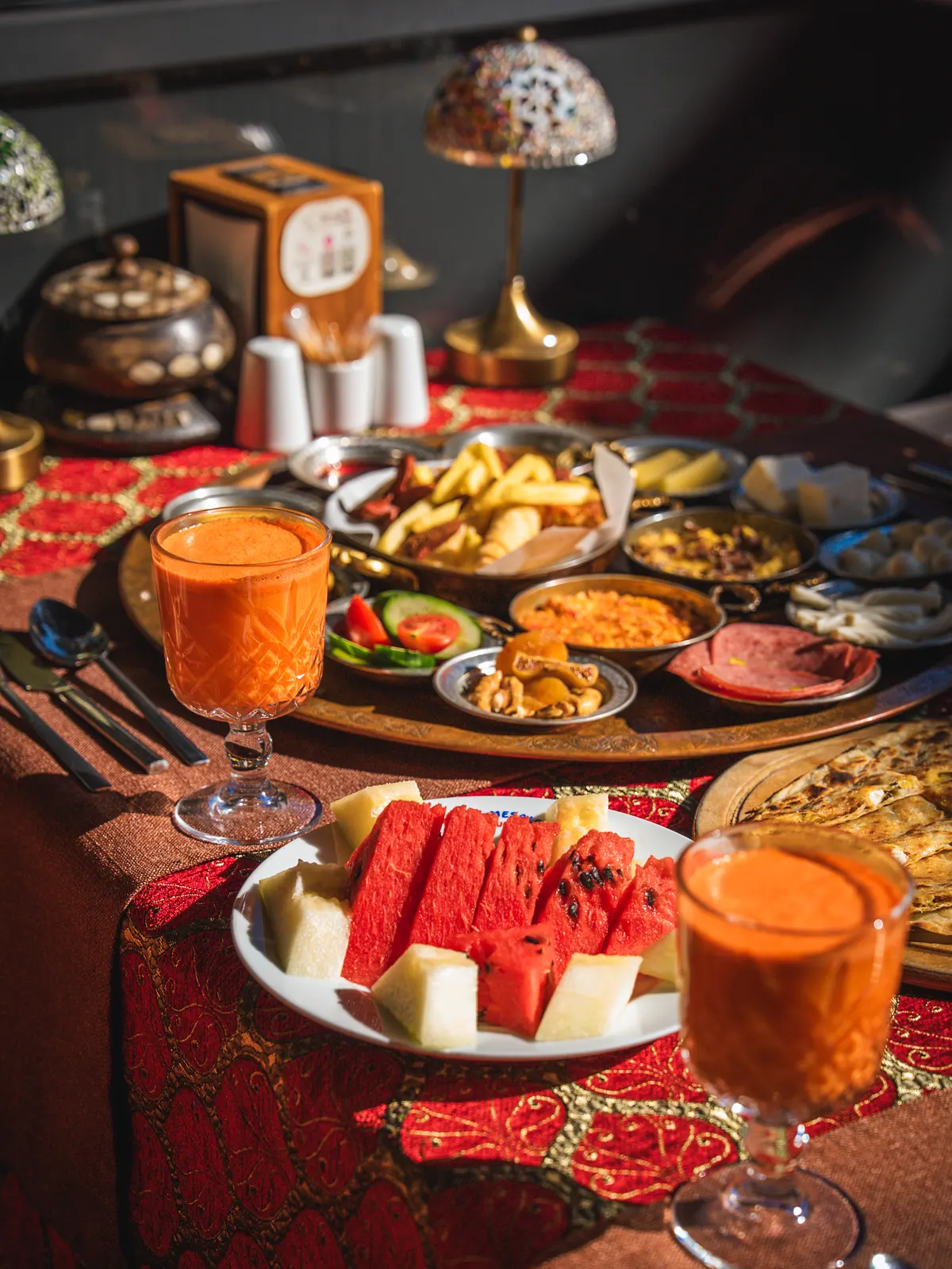 Meşale breakfast served in copper pans
